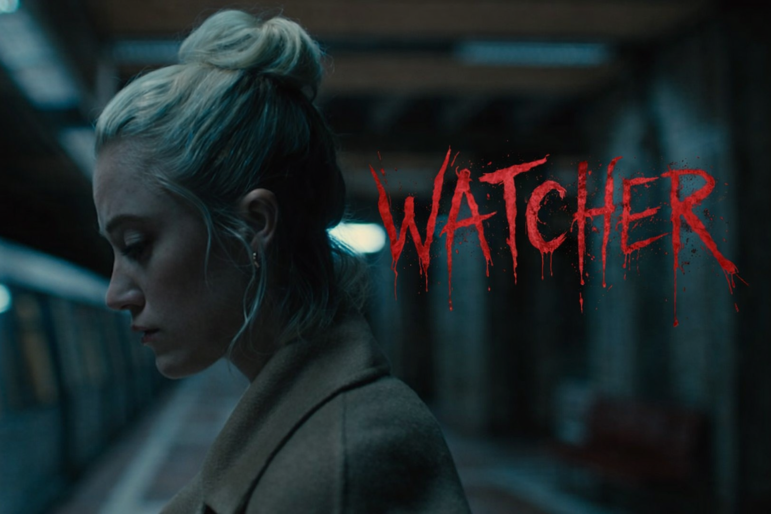 “Watcher” (2022): la ventana y el silencio